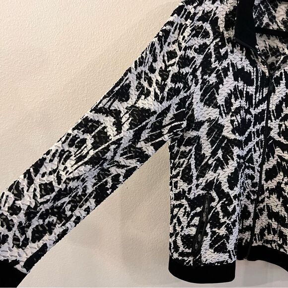 Chico’s Jacket Rochelle Black White Burnout Size 2 (Large 12) Zip Front - Picture 3 of 8